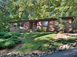46 Old Chimney Rd, Upper Saddle River, NJ 07458