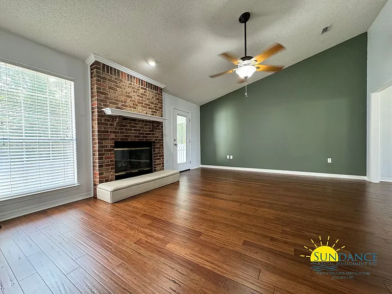 701 Lynn Brk E — Photo 5