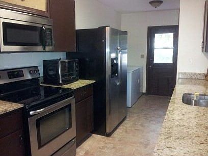 all stainless appliances, washer/dryer
