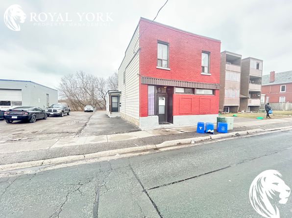 786 Simcoe St S #2, Oshawa, ON L1H 4K6