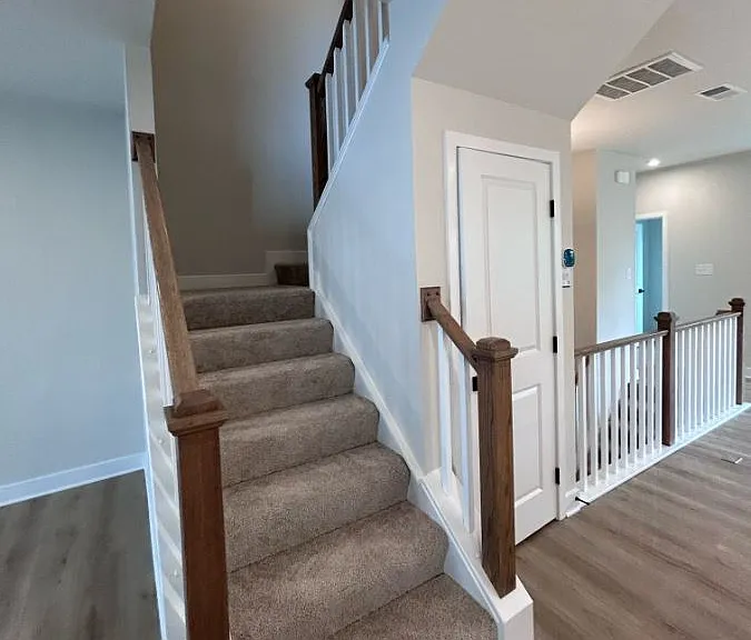 8020 Lake Laurel Ln #B — Photo 6