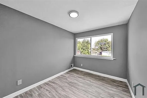 2240 15th St NE — Photo 14