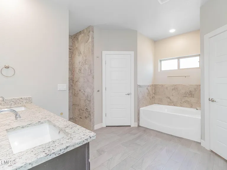 14724 Mike A Mendoza Ave — Photo 4