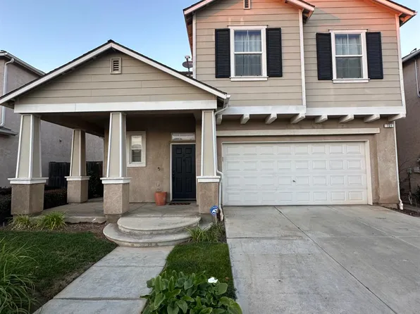 721 W Fontaine Ln, Clovis, CA 93619