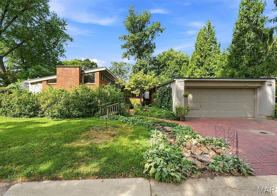 1st image of 2217 Divot Dr