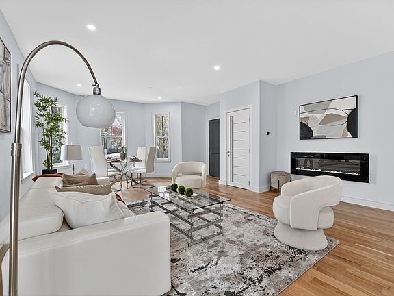 3rd image of 21-21A Kent Ct #1