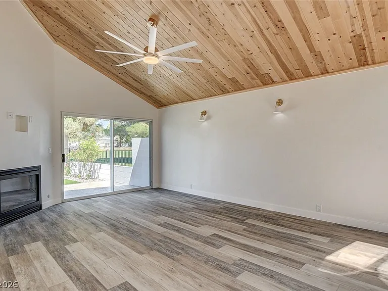 2999 Bel Air Dr — Photo 12
