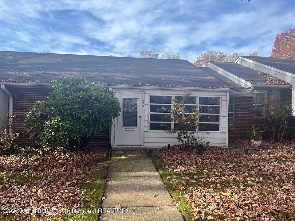 1st image of 28B Buckingham Drive