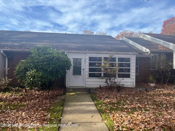 28B Buckingham Drive, Lakewood, NJ 08701
