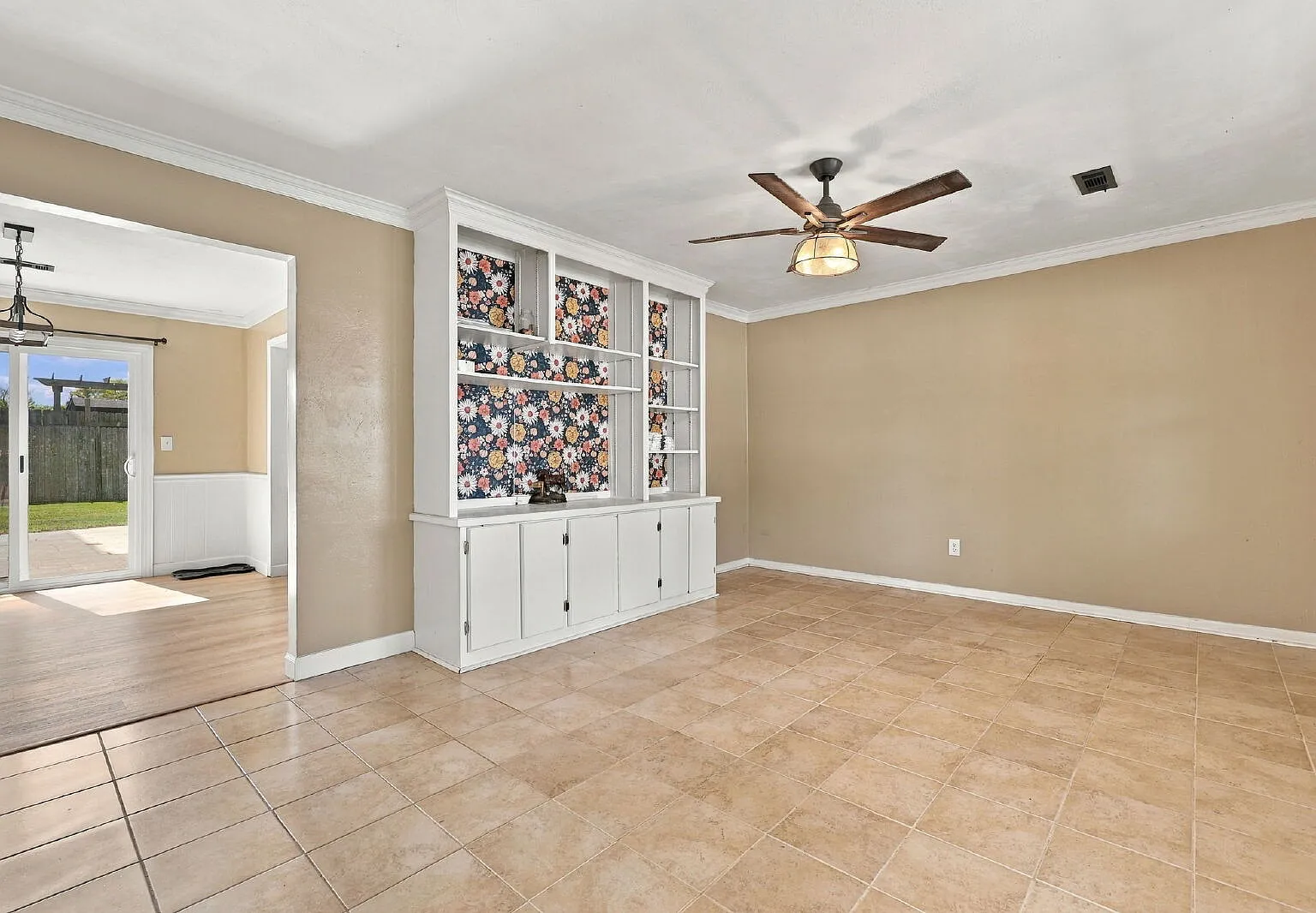 3 bed, 2.0 bath, 1450 sqft, $2,500 — Photo 3