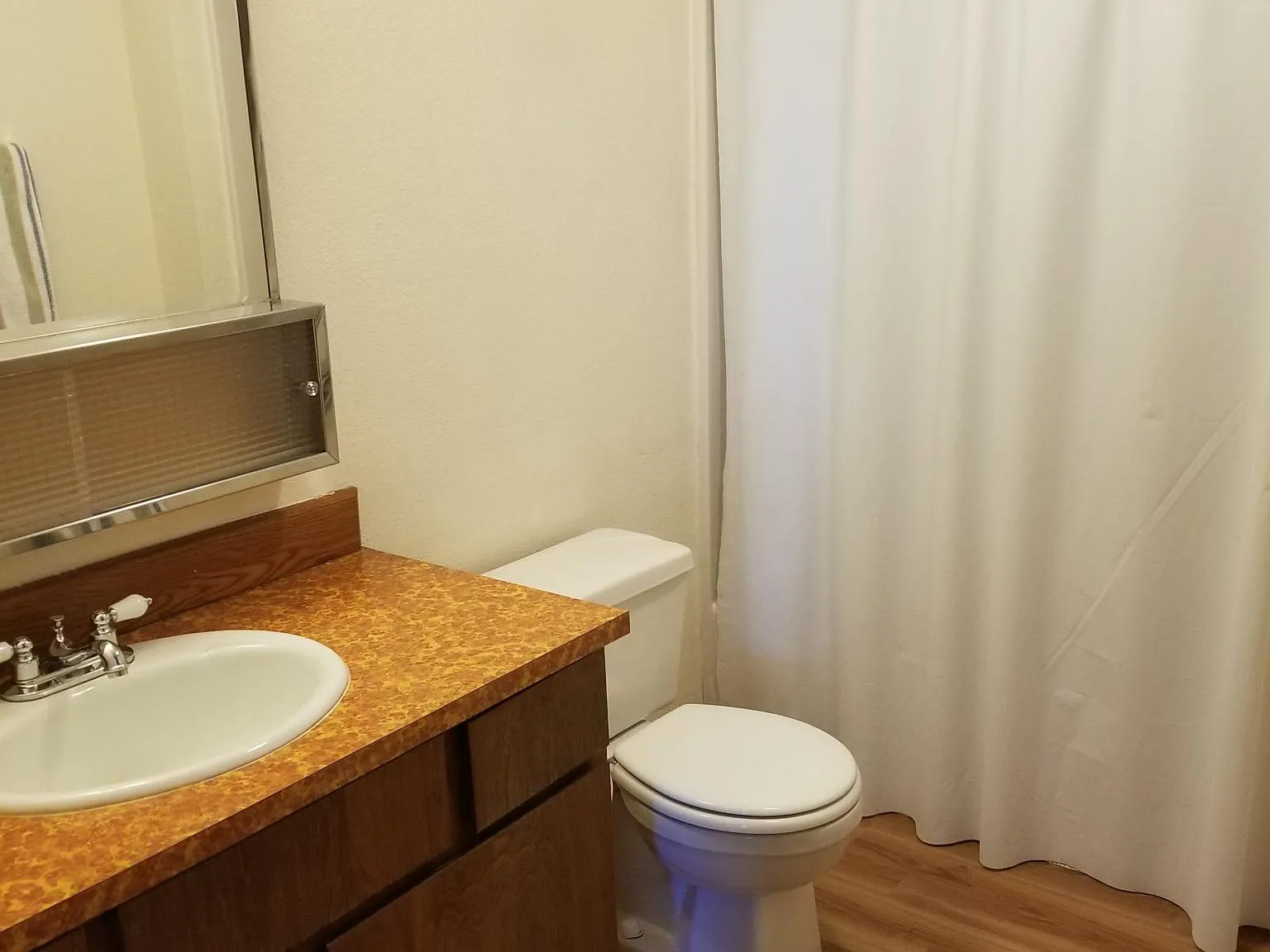2 bed, 1003 sqft, $1,335 — Photo 3