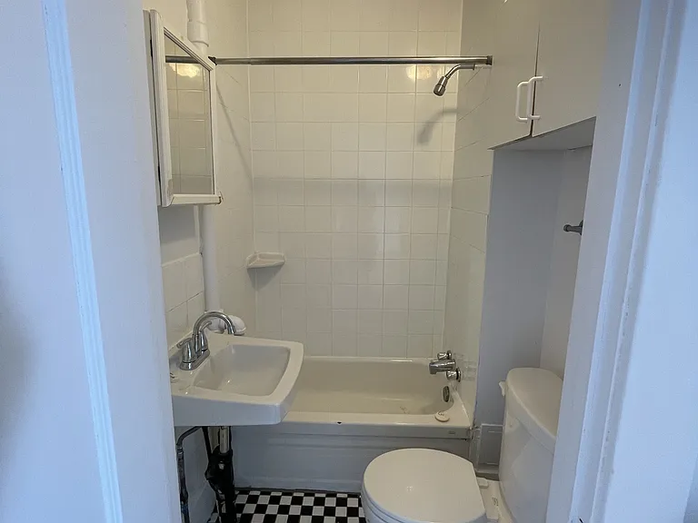 318 Cooper St #21 — Photo 4