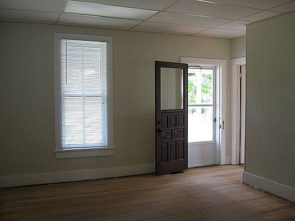 2nd image of 225 10th St