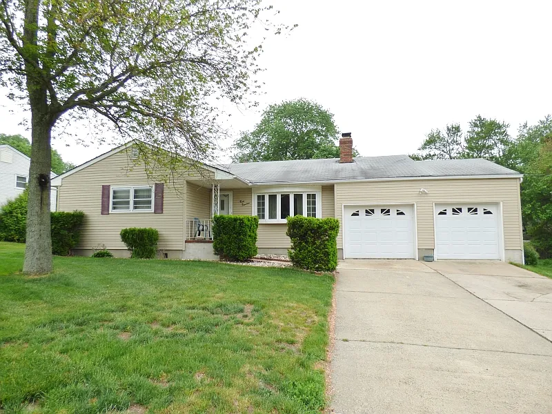 314 Summerhill Rd photo 1