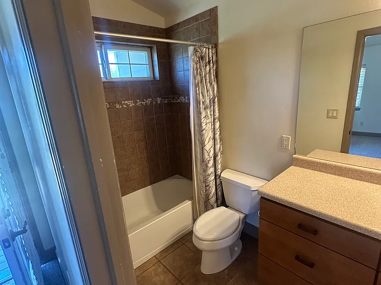 1260 Grand Ave — Photo 7
