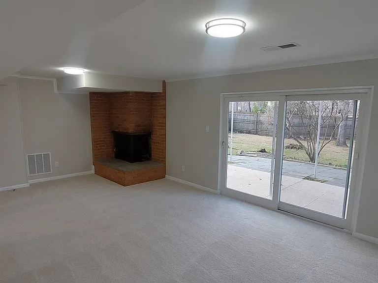 9820 Inglemere Dr — Photo 25