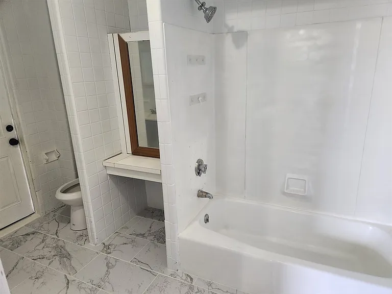 51 Everett St #3 — Photo 3