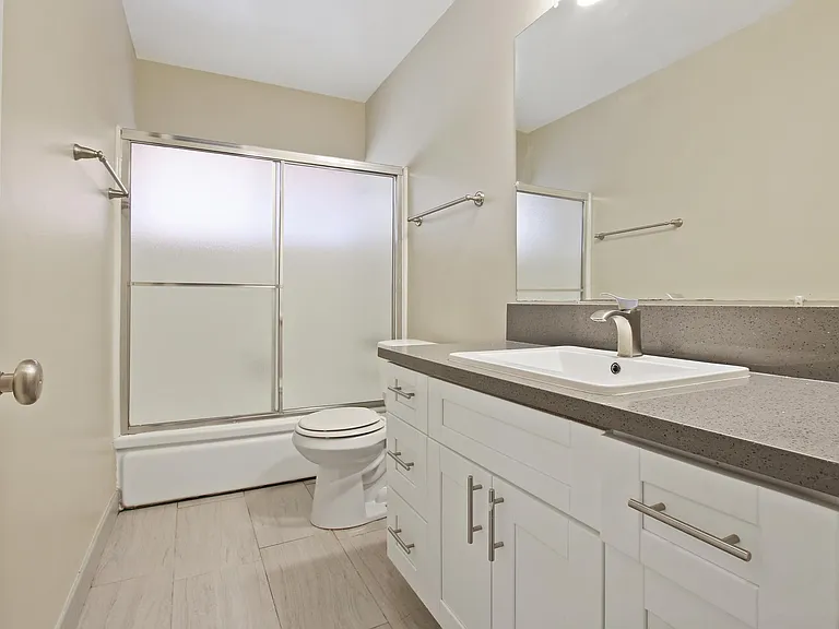 15464 Moorpark St #4 — Photo 5
