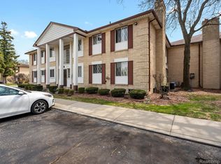 29272 Gloede Dr APT 16, Warren, MI 48088