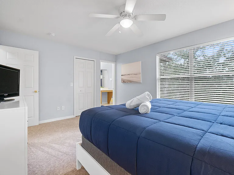 Cambria Ave — Photo 13