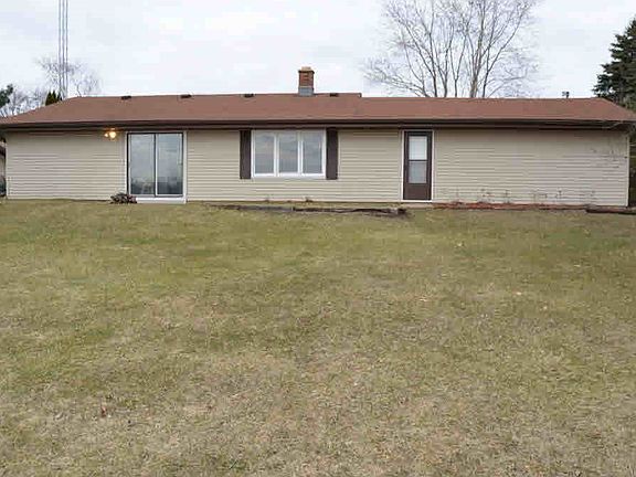 Nice level lot to lake