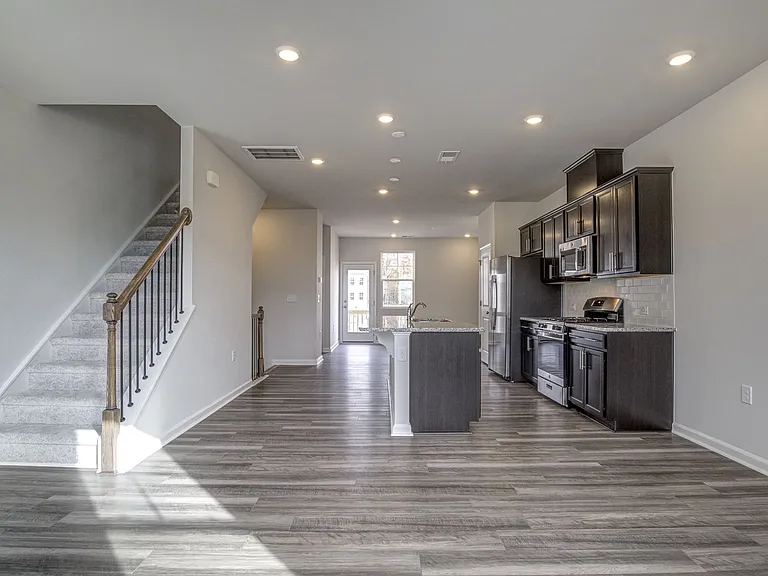 2437 Kasota Ln — Photo 22