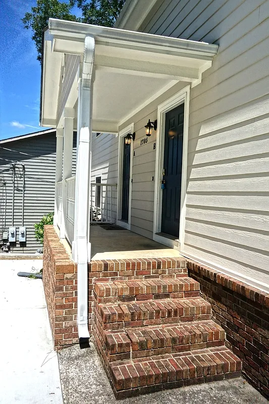 2 bed, 2.5 bath, 1450 sqft, $1,350 — Photo 4