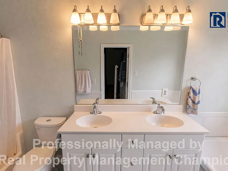 1734 Heatherstone Ln — Photo 16
