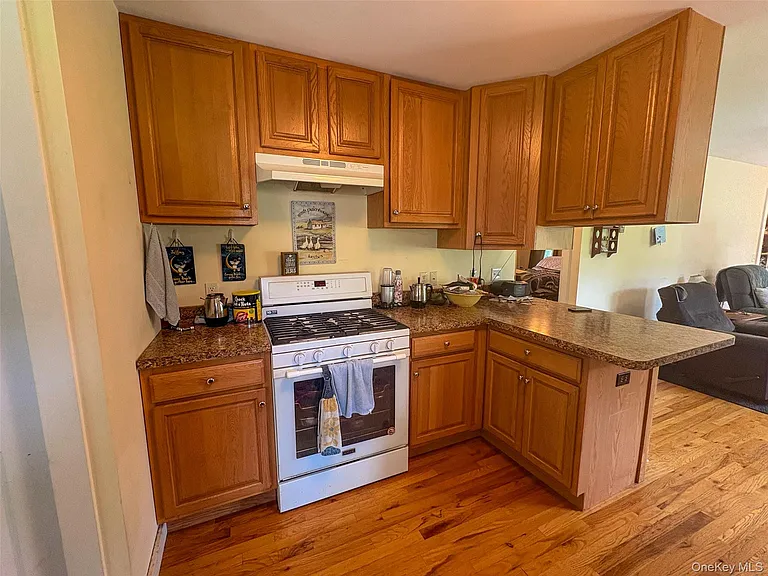 27 Hardenburg Rd — Photo 3