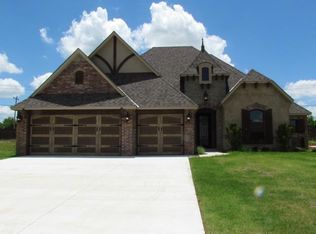2512 NE 13th St, Moore, OK 73160