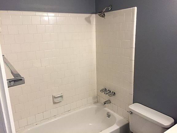 4th image of 3412 Green Briar Cir