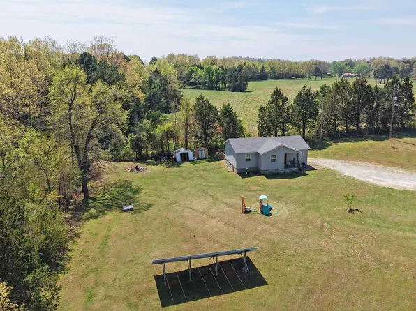 142 Apartment Dr, Melbourne, AR 72556