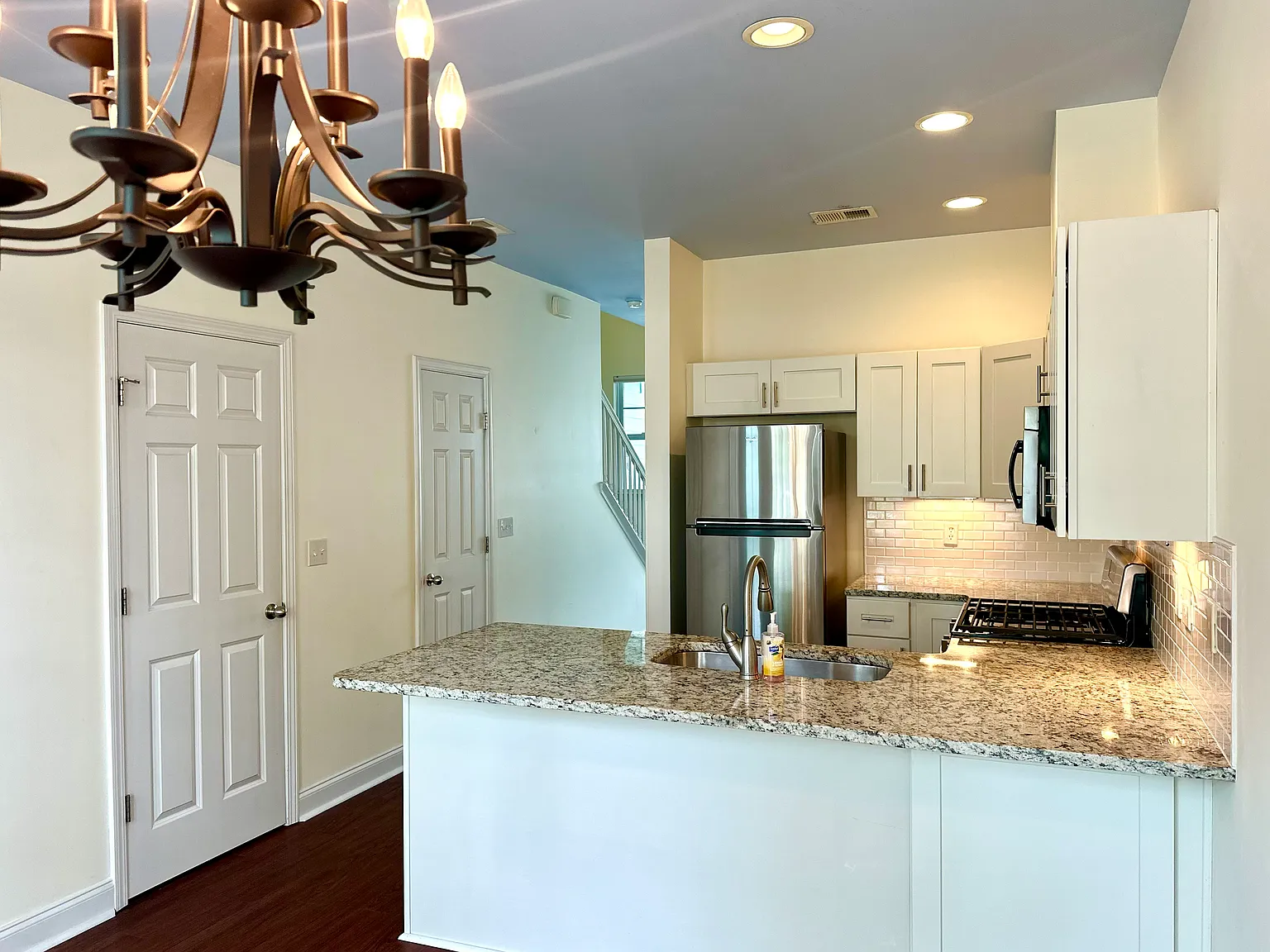 2 bed, 2.5 bath, 1128 sqft, $2,500 — Photo 3