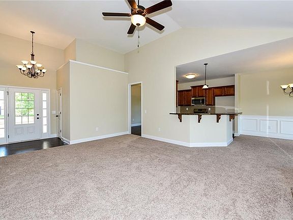 5th image of 157 Brookhaven Dr