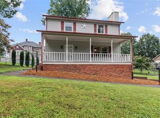 1912 Inman Cir, Mount Airy, NC 27030