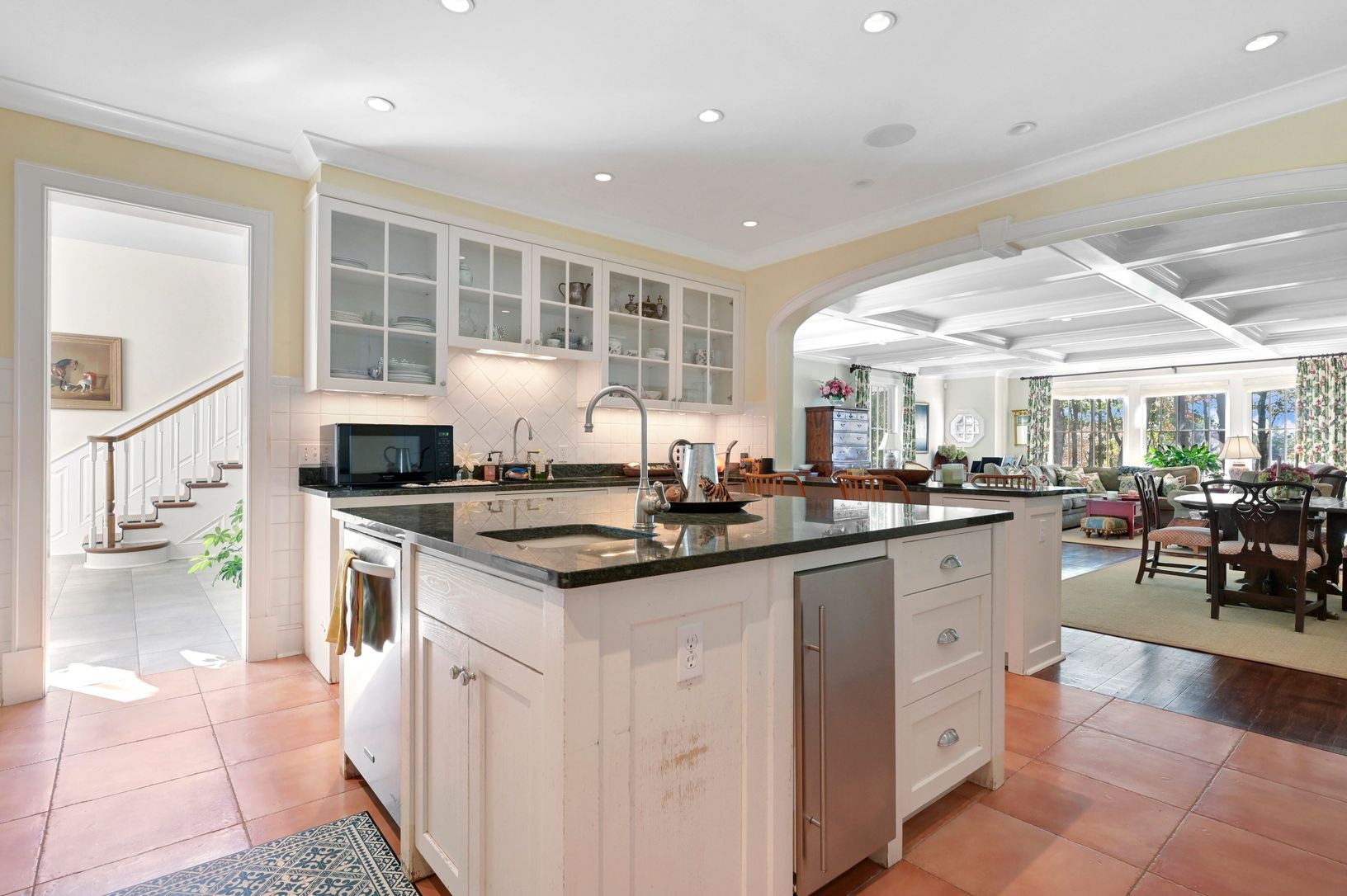 Open kitchen