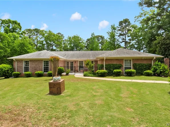 601 Innsbruck Ct, Northport, AL 35473