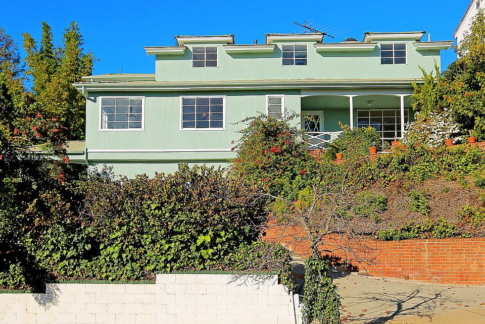 1st image of 2821 McConnell Dr