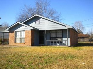 387 Smith Dr, Columbus, MS 39702
