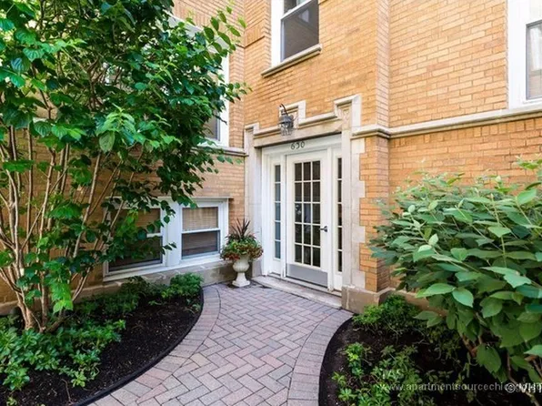 630 W Roscoe St APT 2S, Chicago, IL 60657