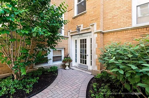 630 W Roscoe St #2S Photo 1