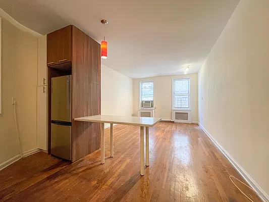 Rented by Oxford Property Group | media 8