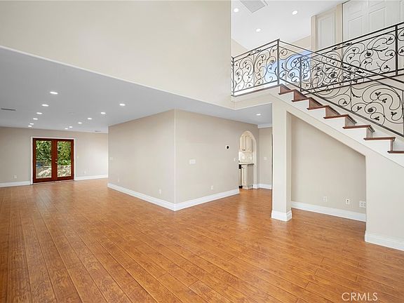 3rd image of 6541 Elmo St