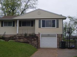 1610 14th Ave SW, Cedar Rapids, IA 52404