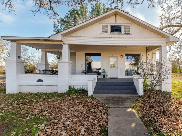129 E 3rd St, Mulberry, AR 72947