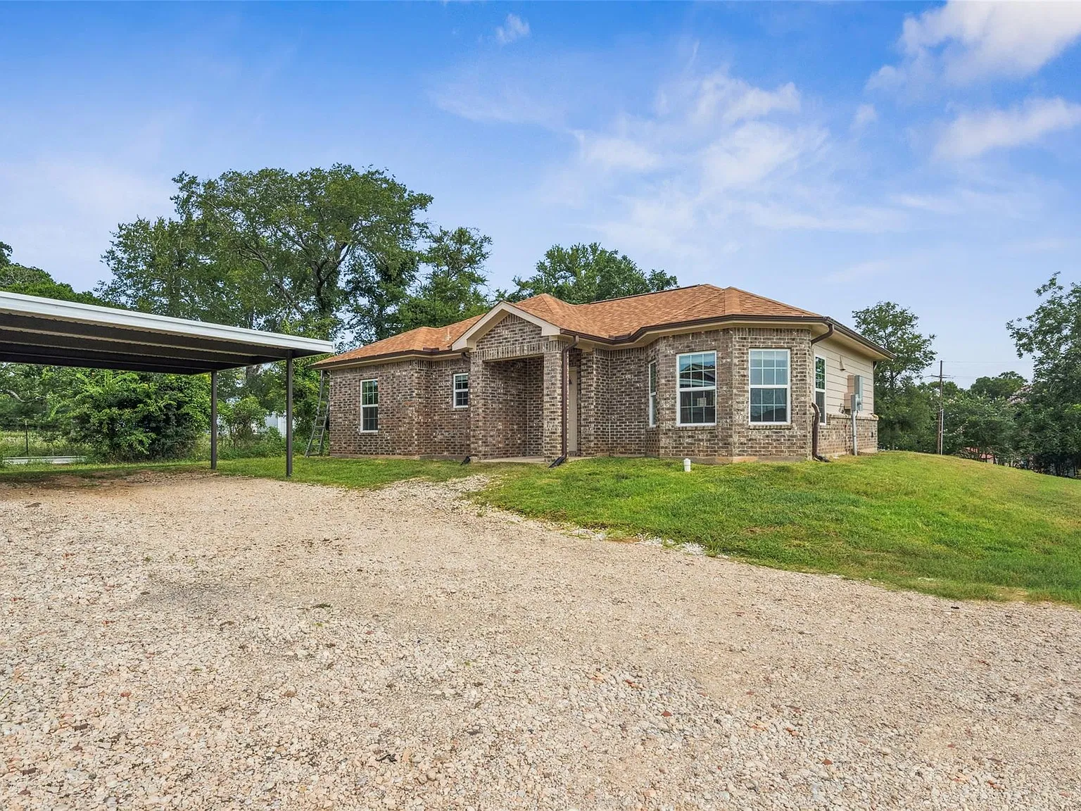 3 bed, 2.0 bath, $1,675 — Photo 2