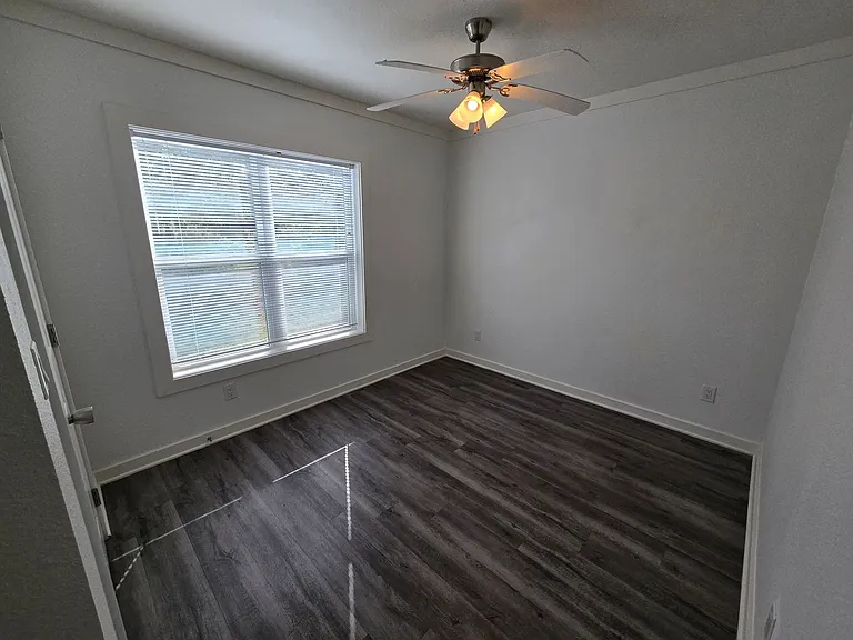 5416 Raymond Stotzer Pkwy — Photo 8