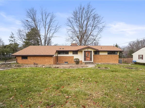 2971 Woodview Dr, Broadview Heights, OH 44147