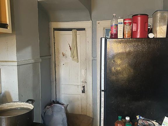 4th image of 3728 Beehler Ave