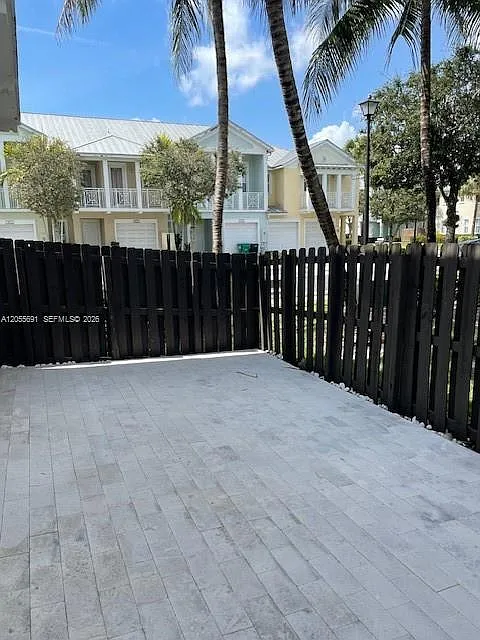 Reserve At Doral East — Photo 4